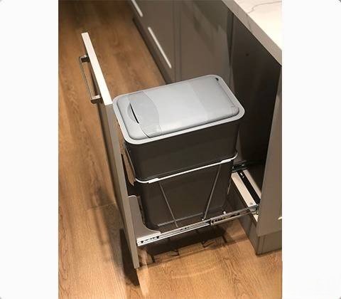 SINGLE PULL-OUT WASTE BIN